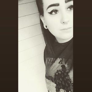 Meet your Posher, Caroline